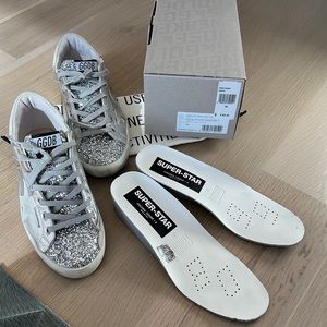 NEVER WORN Golden Goose Super-Star Classic